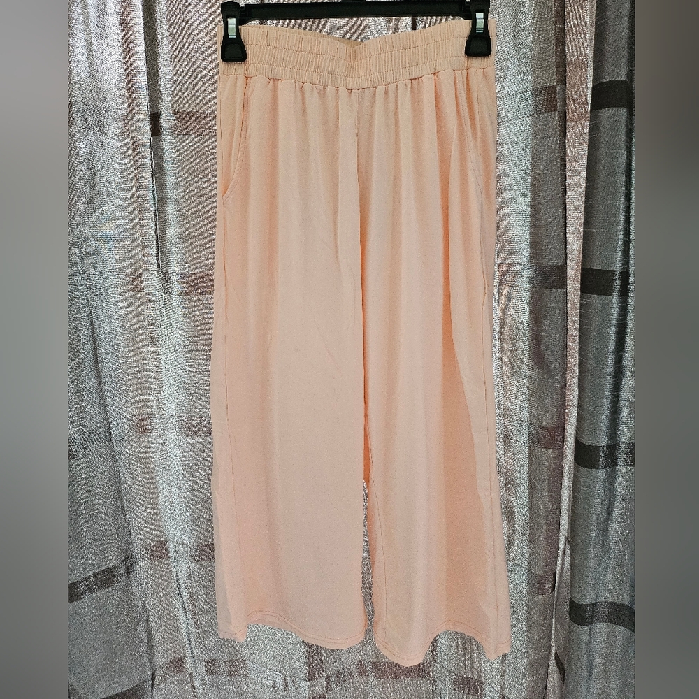 Lizens Women Capri Comfy Yoga Pants, Wide Leg, Soft, Loose Fit, Pink, Small, NWT